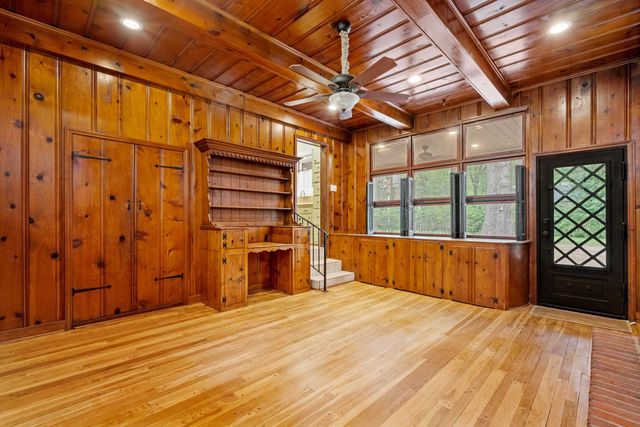 4898 COLE RD, Memphis, TN 38117