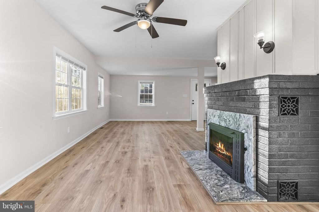 Image 10 of property listing at 1524 DOGWOOD RD, St Leonard, MD 20685