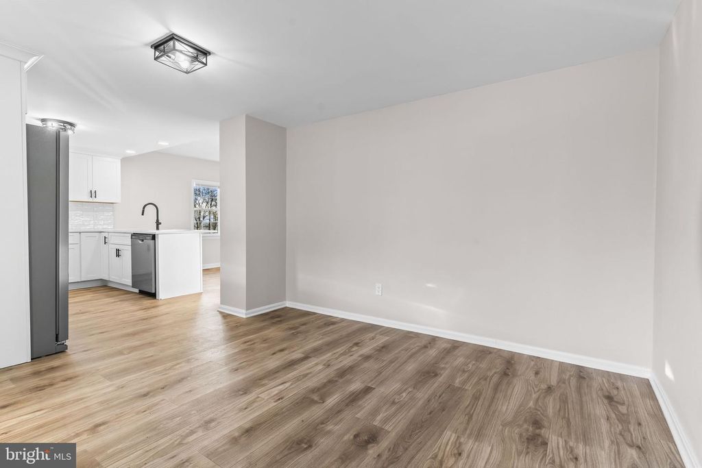 Image 18 of property listing at 1524 DOGWOOD RD, St Leonard, MD 20685