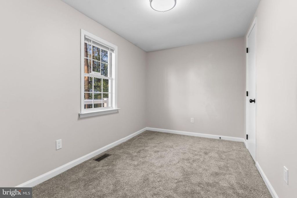 Image 19 of property listing at 1524 DOGWOOD RD, St Leonard, MD 20685