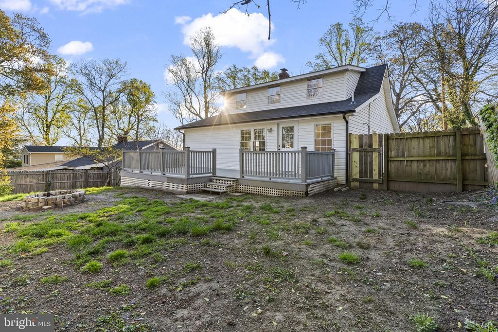 Image 37 of property listing at 1524 DOGWOOD RD, St Leonard, MD 20685