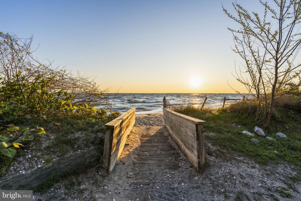 Image 42 of property listing at 1524 DOGWOOD RD, St Leonard, MD 20685