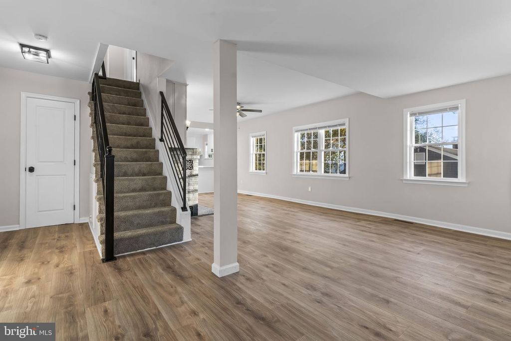 Image 6 of property listing at 1524 DOGWOOD RD, St Leonard, MD 20685