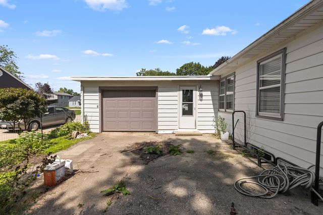 307 SUPERIOR Avenue, Machesney Park, IL 61115