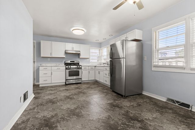 307 SUPERIOR Avenue, Machesney Park, IL 61115