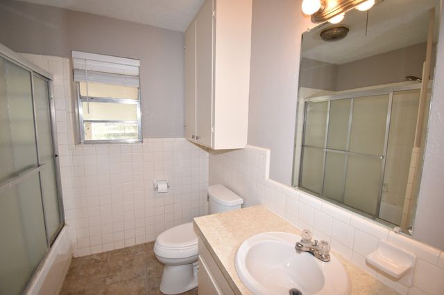 1801 S College Street, Brady, TX 76825