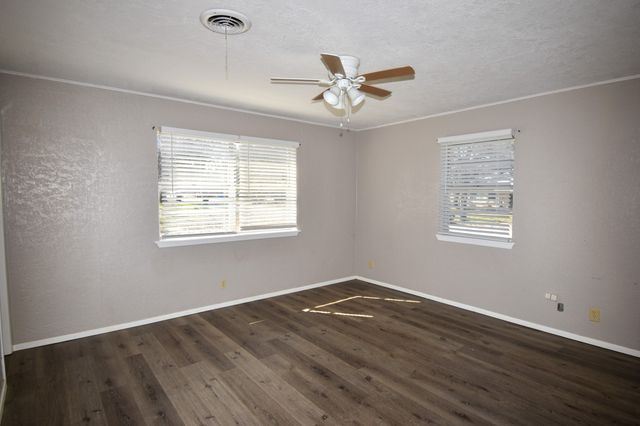 1801 S College Street, Brady, TX 76825