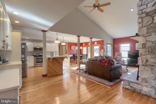 23 S ZINNS MILL RD, Quentin, PA 17083