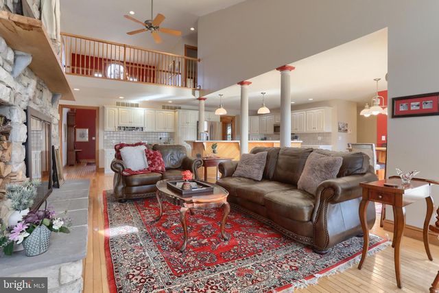 23 S ZINNS MILL RD, Quentin, PA 17083