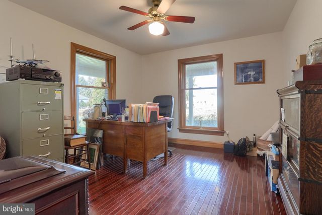 23 S ZINNS MILL RD, Quentin, PA 17083