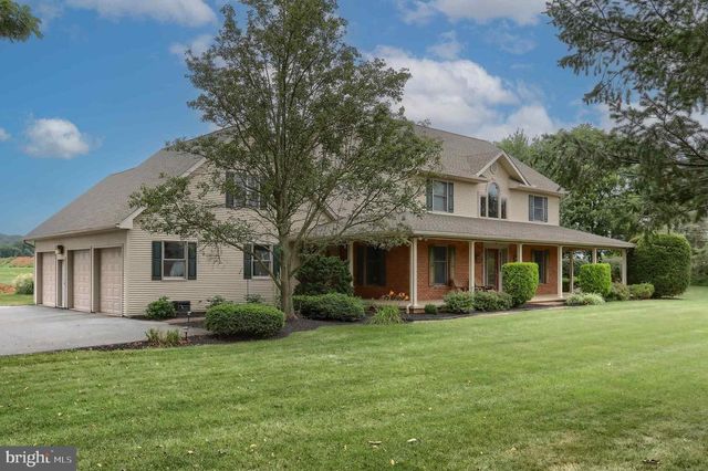 23 S ZINNS MILL RD, Quentin, PA 17083