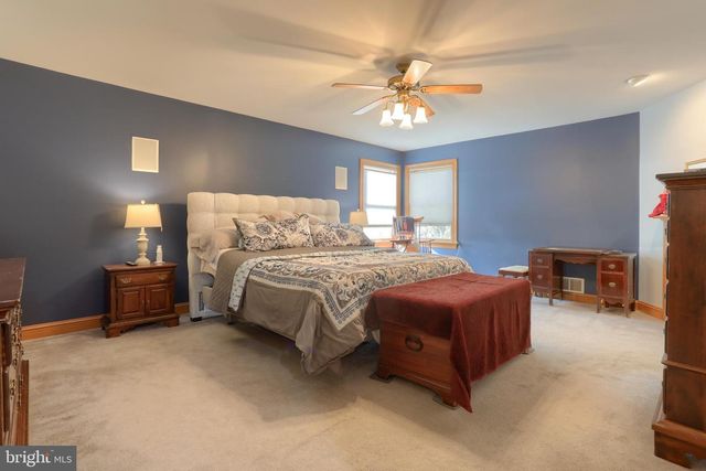 23 S ZINNS MILL RD, Quentin, PA 17083