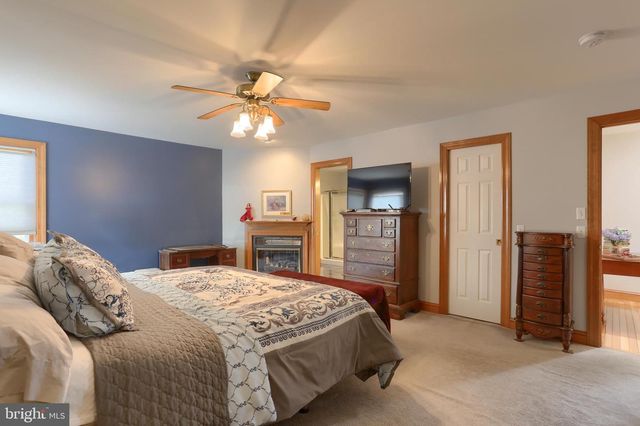 23 S ZINNS MILL RD, Quentin, PA 17083