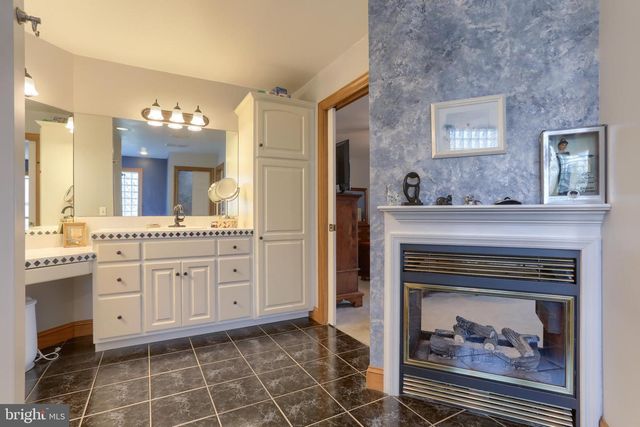 23 S ZINNS MILL RD, Quentin, PA 17083