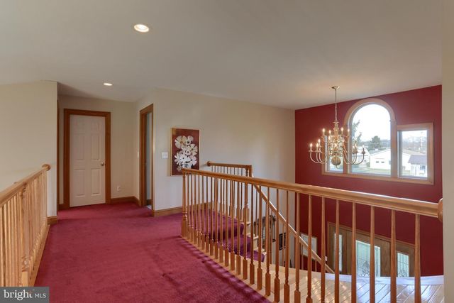 23 S ZINNS MILL RD, Quentin, PA 17083