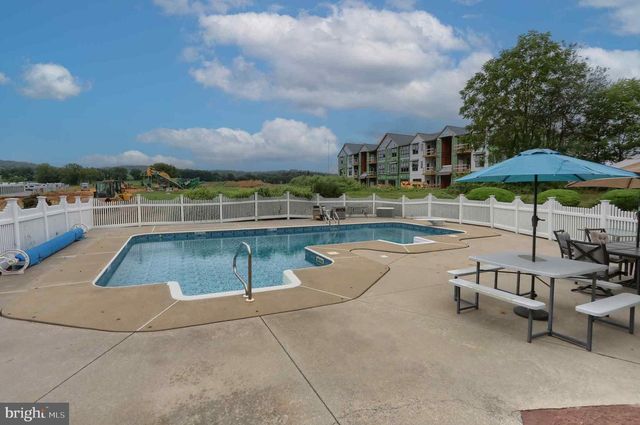 23 S ZINNS MILL RD, Quentin, PA 17083