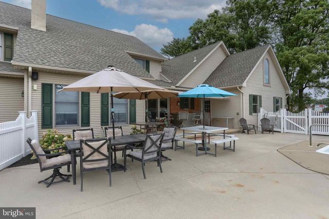 23 S ZINNS MILL RD, Quentin, PA 17083