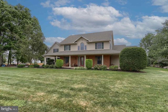 23 S ZINNS MILL RD, Quentin, PA 17083