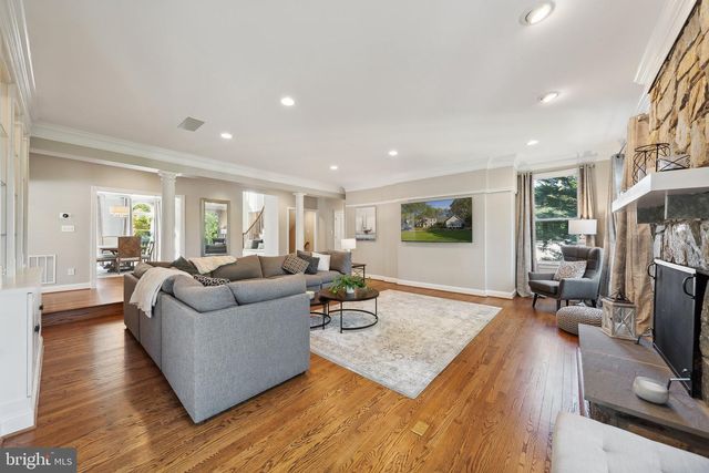 1284 COBBLE POND WAY, Vienna, VA 22182
