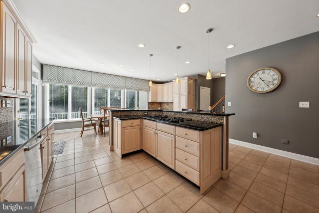 1284 COBBLE POND WAY, Vienna, VA 22182