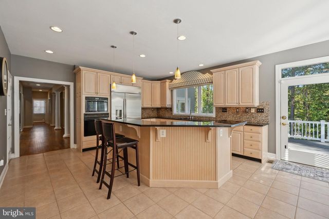 1284 COBBLE POND WAY, Vienna, VA 22182