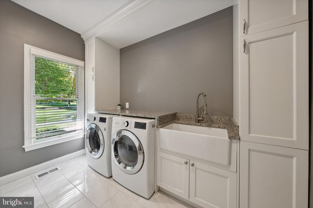 1284 COBBLE POND WAY, Vienna, VA 22182