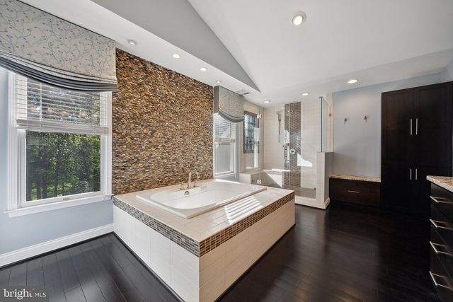 1284 COBBLE POND WAY, Vienna, VA 22182
