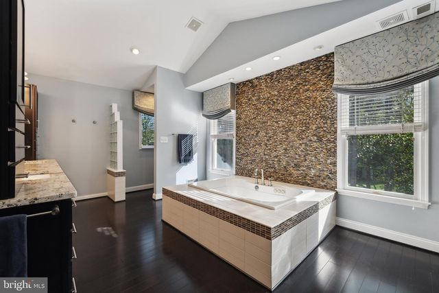 1284 COBBLE POND WAY, Vienna, VA 22182