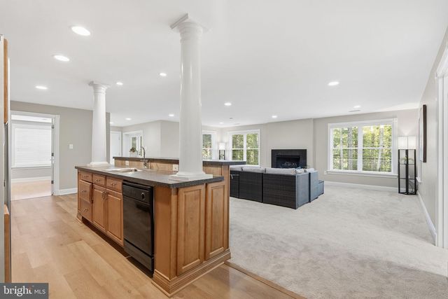 1284 COBBLE POND WAY, Vienna, VA 22182