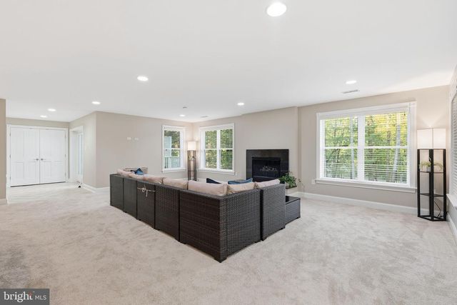 1284 COBBLE POND WAY, Vienna, VA 22182