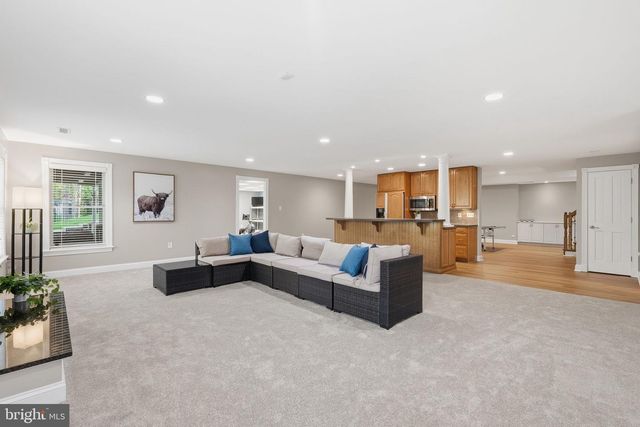 1284 COBBLE POND WAY, Vienna, VA 22182