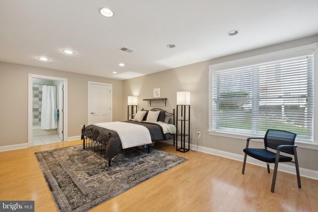 1284 COBBLE POND WAY, Vienna, VA 22182