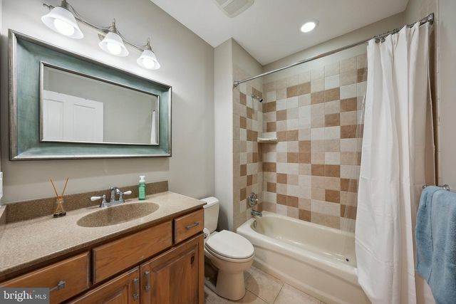 1284 COBBLE POND WAY, Vienna, VA 22182
