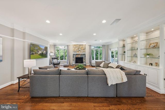 1284 COBBLE POND WAY, Vienna, VA 22182