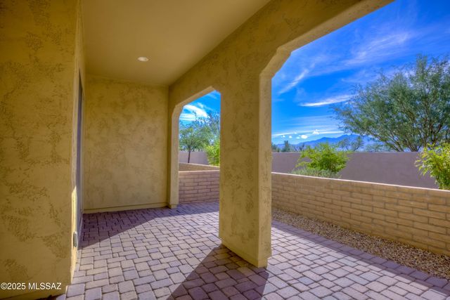 1446 E Blue Granite Drive, Green Valley, AZ 85614