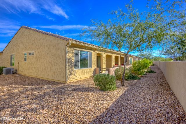 1446 E Blue Granite Drive, Green Valley, AZ 85614