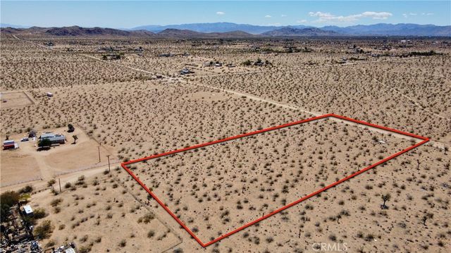 888 Lucky Lane, Landers, CA 92285