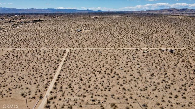888 Lucky Lane, Landers, CA 92285