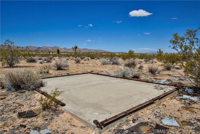 888 Lucky Lane, Landers, CA 92285
