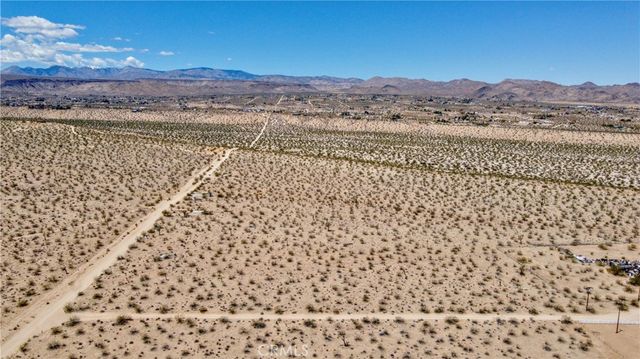 888 Lucky Lane, Landers, CA 92285