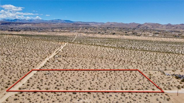888 Lucky Lane, Landers, CA 92285