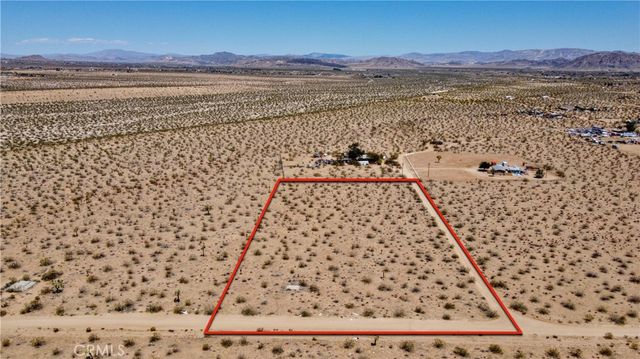 888 Lucky Lane, Landers, CA 92285