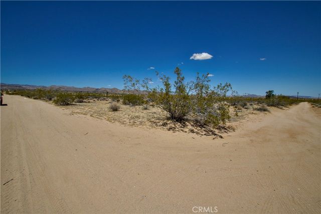 888 Lucky Lane, Landers, CA 92285