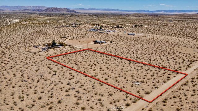 888 Lucky Lane, Landers, CA 92285
