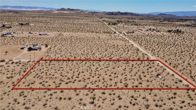 888 Lucky Lane, Landers, CA 92285