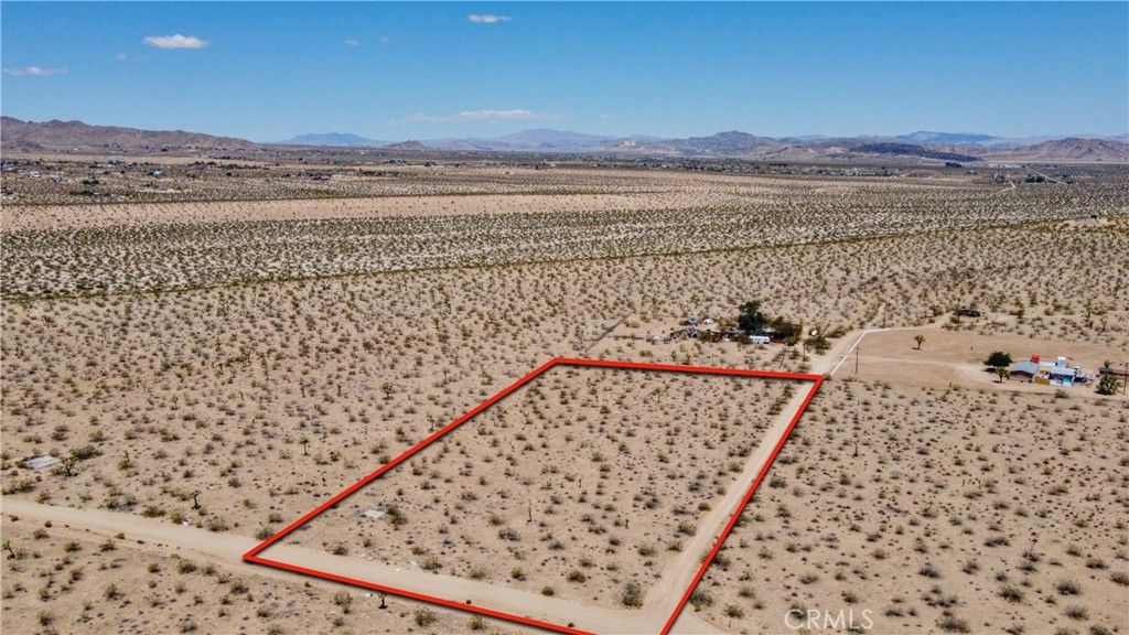 888 Lucky Lane, Landers, CA 92285