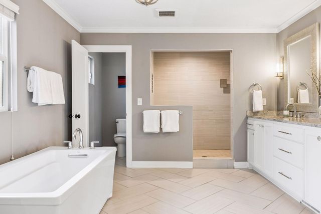 3812 W 57th Street, Edina, MN 55410