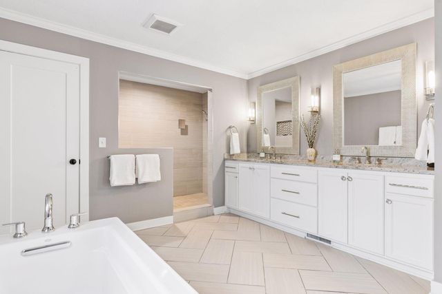 3812 W 57th Street, Edina, MN 55410