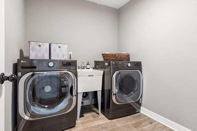 3812 W 57th Street, Edina, MN 55410