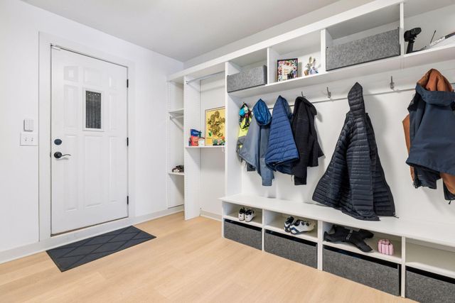 3812 W 57th Street, Edina, MN 55410